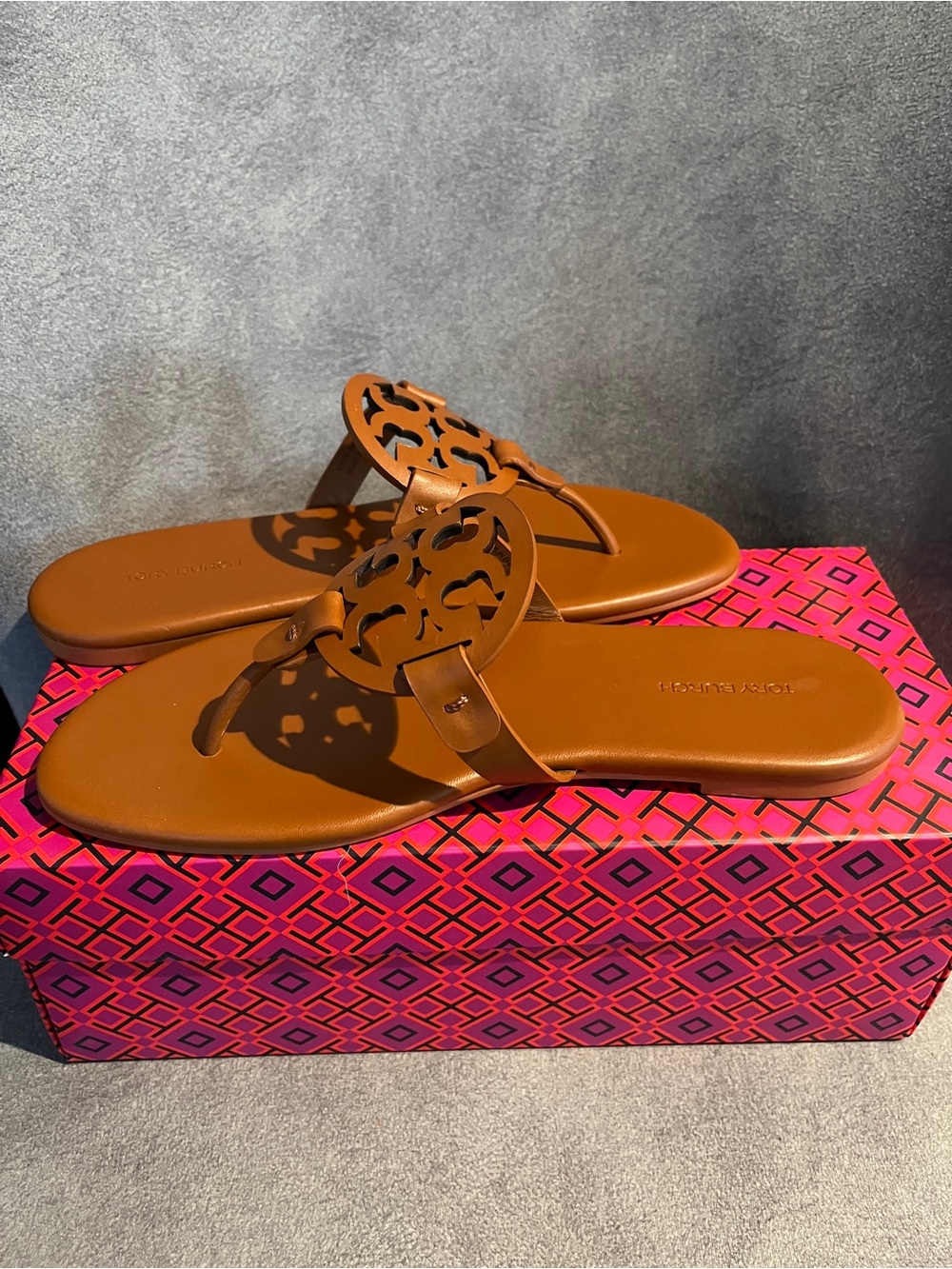 Tory Burch Women’s Sandals Miller Bourbon Size 8 US - Picture 7 of 15